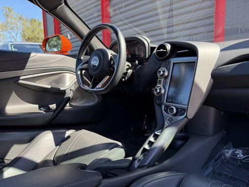 Used 2018 McLaren 720S Luxury image 28