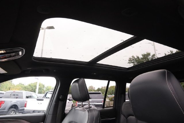 Used 2024 Jeep Grand Cherokee Limited 4xe AWD/4WD image 9