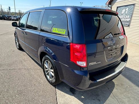 Used 2016 Dodge Grand Caravan SE FWD image 7