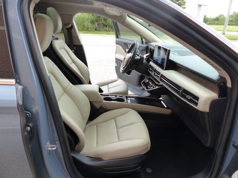 Used 2025 Lincoln Corsair Reserve w/ Equipment Group 202A FWD image 47