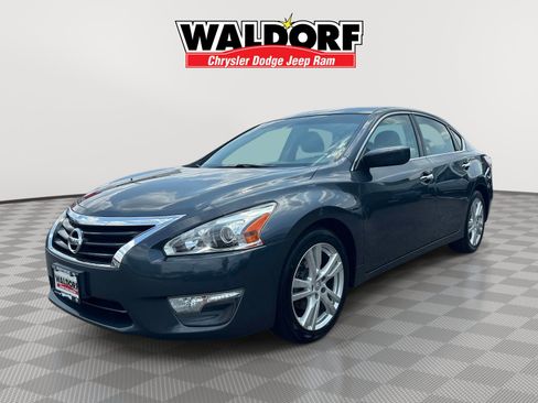 Used 2013 Nissan Altima 3.5 S FWD image 3