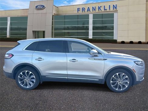 Certified 2023 Lincoln Nautilus Reserve image 8