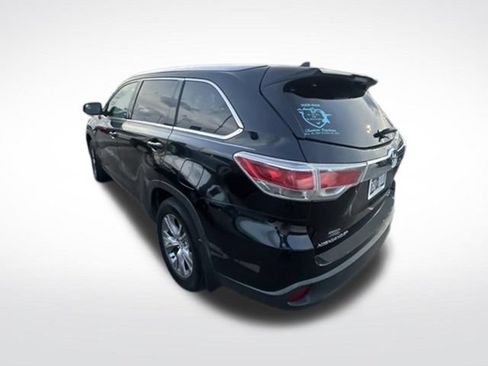 Used 2015 Toyota Highlander XLE AWD/4WD image 4