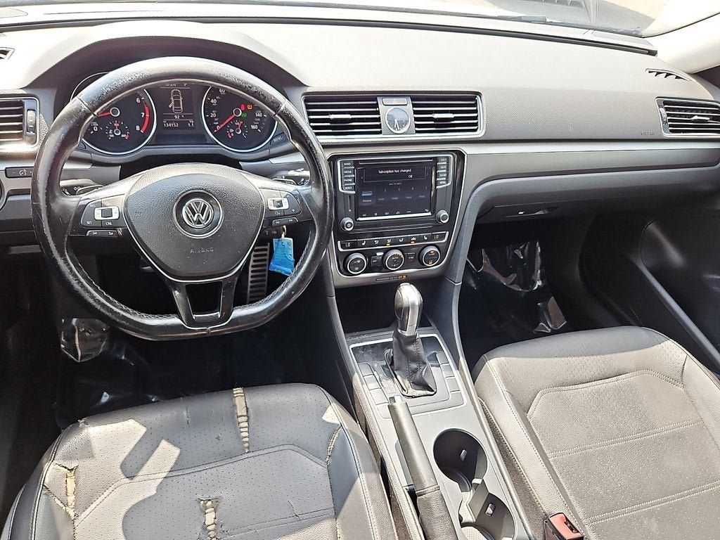 Used 2017 Volkswagen Passat 1.8T R-Line FWD image 11