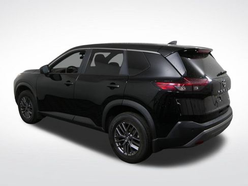 Used 2023 Nissan Rogue S AWD/4WD image 6