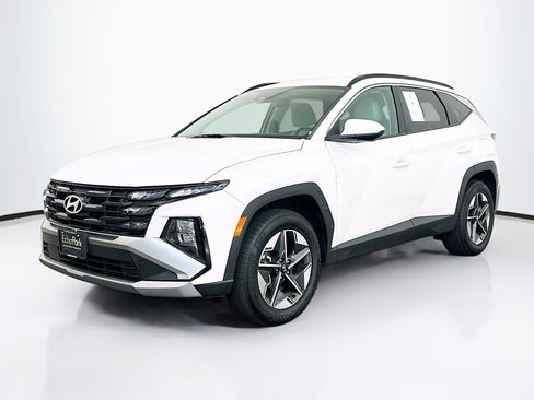 Used 2025 Hyundai Tucson SEL AWD/4WD image 3