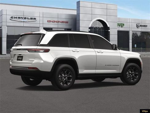 New 2025 Jeep Grand Cherokee Laredo image 8