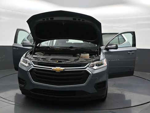 Used 2021 Chevrolet Traverse LS FWD image 36