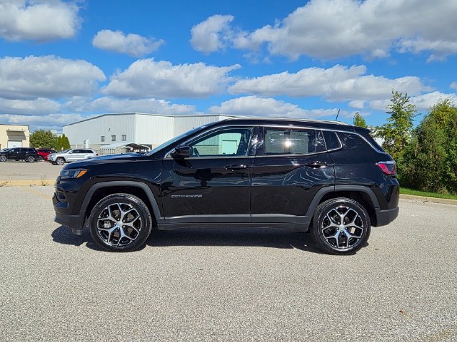 Used 2024 Jeep Compass Limited AWD/4WD image 9