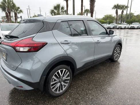 Used 2024 Nissan Kicks SV FWD image 9
