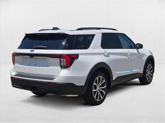 New 2025 Ford Explorer ST-Line video 2