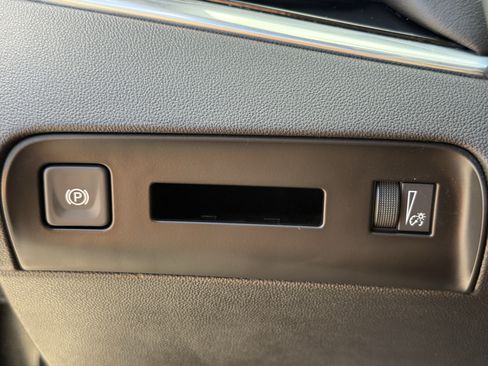 Used 2023 Buick Enclave Avenir w/ Avenir Technology Package FWD image 24