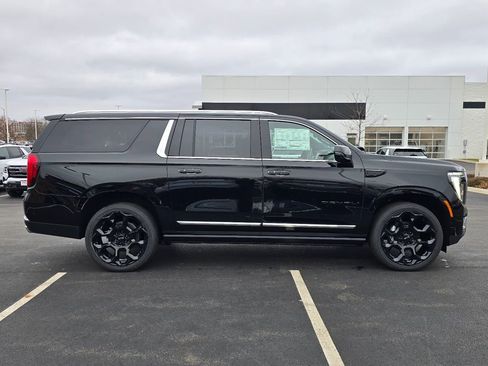 New 2026 GMC Yukon XL Denali w/ Denali Reserve Package AWD/4WD image 11