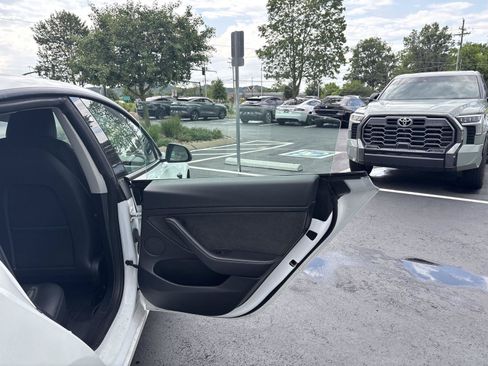Used 2023 Tesla Model 3 Standard Range RWD image 14