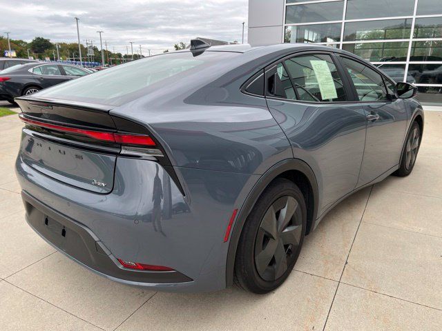 Used 2025 Toyota Prius LE FWD image 7