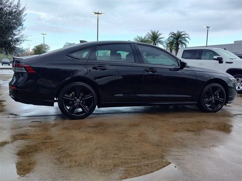 Used 2024 Honda Accord Sport image 10