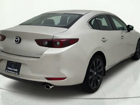 Used 2024 MAZDA MAZDA3 s FWD image 5