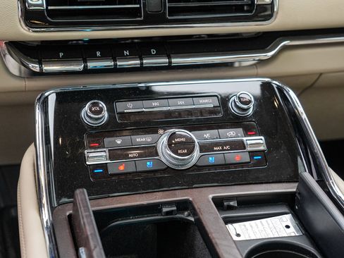 Used 2019 Lincoln Navigator Reserve w/ Cargo Package image 22