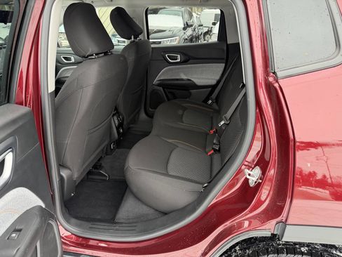 Used 2022 Jeep Compass Sport image 12