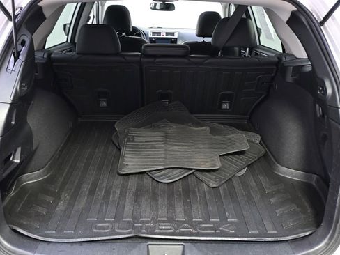 Used 2017 Subaru Outback 2.5i Limited w/ Popular Package #5 image 19