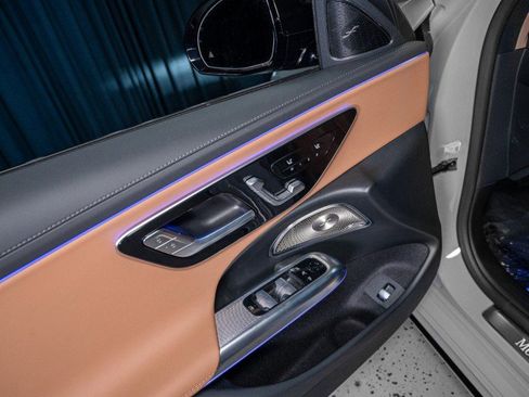 Used 2025 Mercedes-Benz E 450 4MATIC Sedan image 11