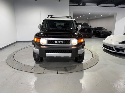Used 2014 Toyota FJ Cruiser 4WD image 10