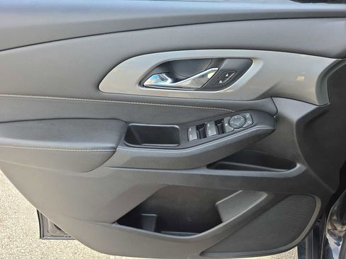 Used 2019 Chevrolet Traverse LS FWD image 16