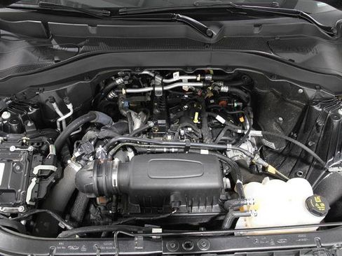 Certified 2022 Ford Explorer XLT w/ Equipment Group 202A image 23