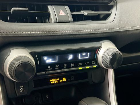 Used 2020 Toyota RAV4 LE image 26