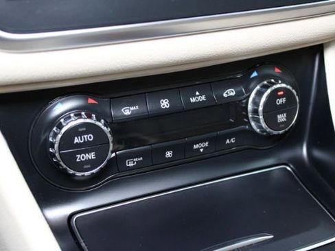 Used 2018 Mercedes-Benz GLA 250 4MATIC image 16