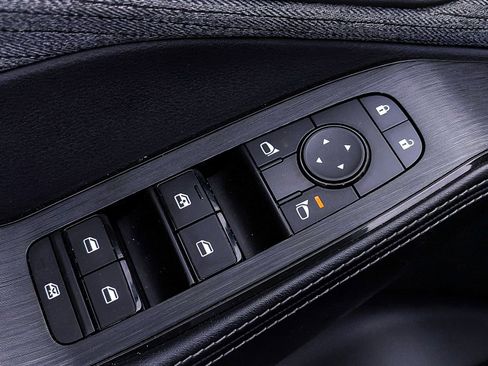 Used 2023 Nissan Rogue SV FWD image 15
