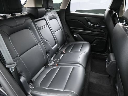 Used 2025 Lincoln Corsair AWD image 28