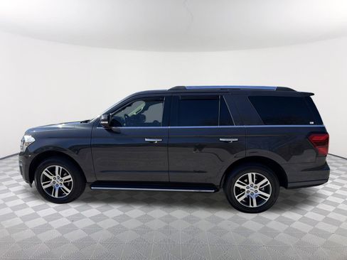 Used 2022 Ford Expedition Limited image 9
