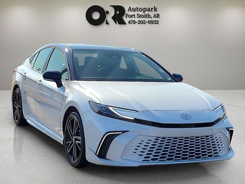 Used 2025 Toyota Camry XSE image 1