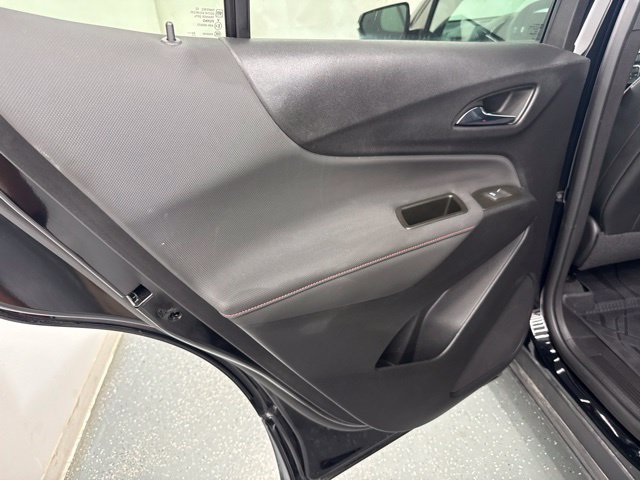 Used 2023 Chevrolet Equinox RS FWD image 17
