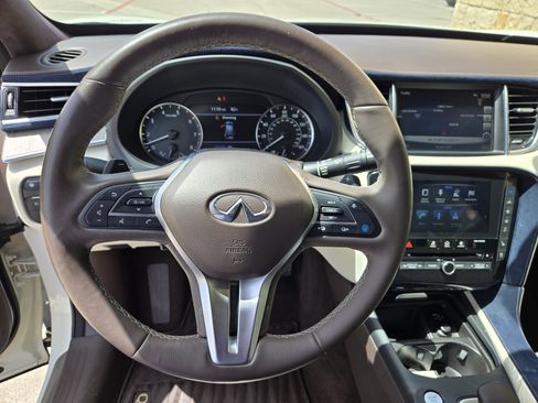 Used 2019 INFINITI QX50 Essential w/ Sensory Package AWD/4WD image 12