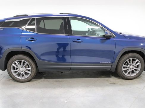 Used 2022 GMC Terrain SLT w/ Tech Package image 11