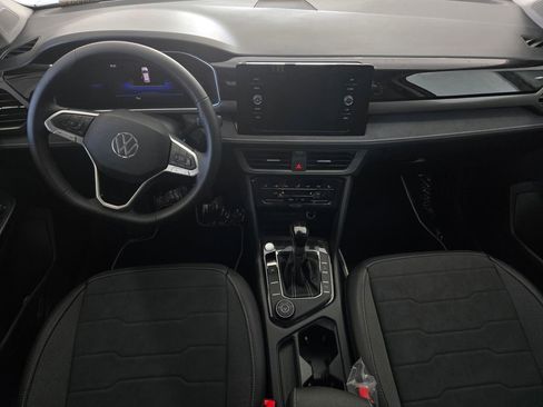 New 2026 Volkswagen Taos SE image 5