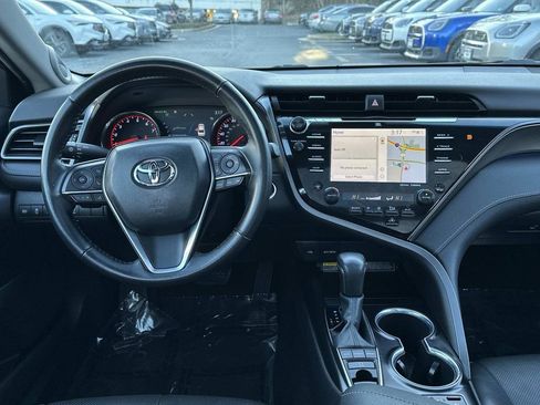 Used 2020 Toyota Camry XSE image 10