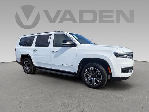 Used 2024 Jeep Wagoneer L Series II w/ Flexible Seating Group image 1