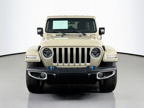 Used 2022 Jeep Wrangler Unlimited Sahara AWD/4WD image 8
