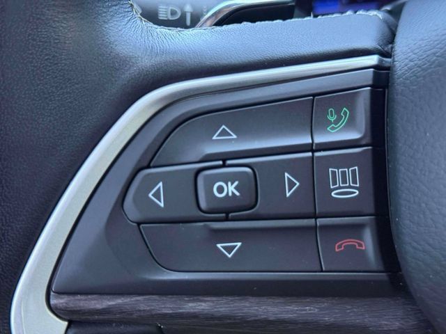 Used 2021 Jeep Grand Cherokee L Limited AWD/4WD image 25