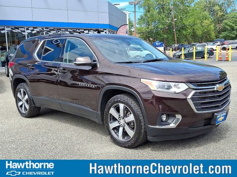 Used 2020 Chevrolet Traverse LT w/ LT Premium Package image 1