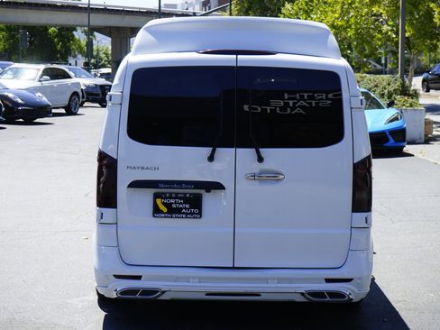 Used 2018 Mercedes-Benz Metris Passenger image 9