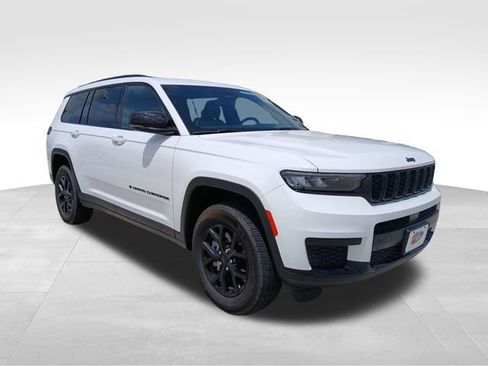 Used 2025 Jeep Grand Cherokee L Altitude AWD/4WD image 7