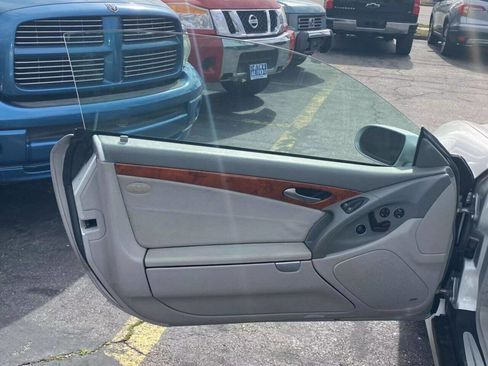 Used 2004 Mercedes-Benz SL 500 image 9