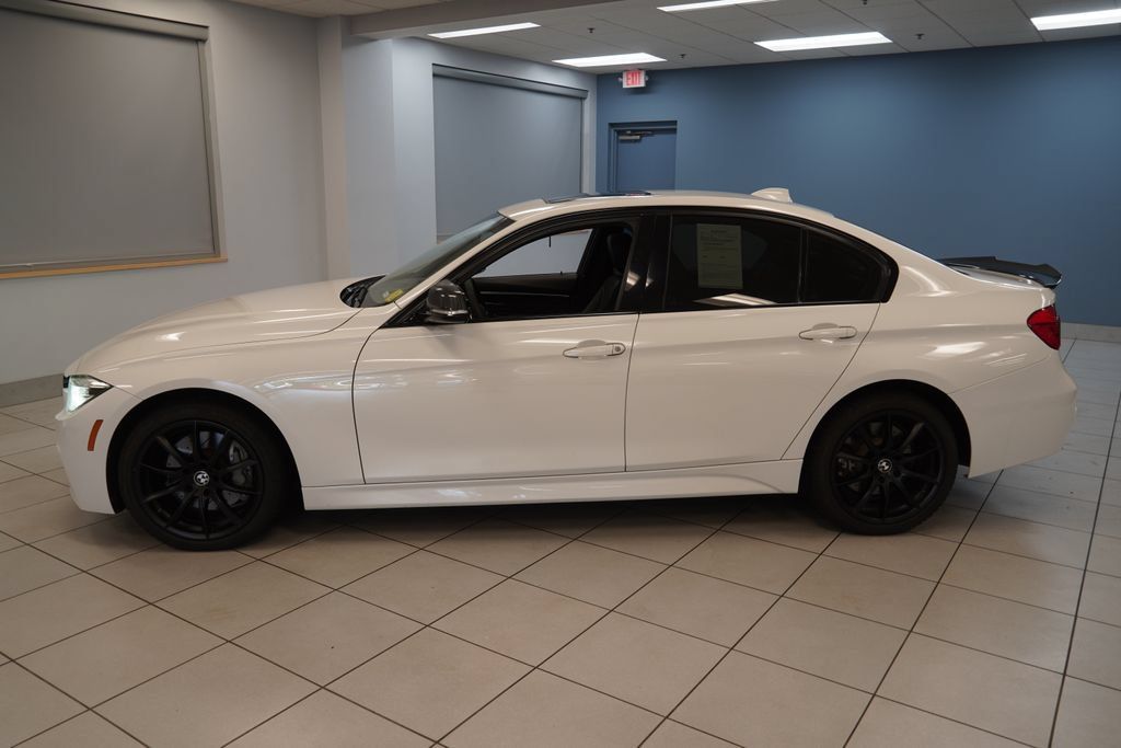 Used 2017 BMW 340i xDrive Sedan AWD/4WD image 2