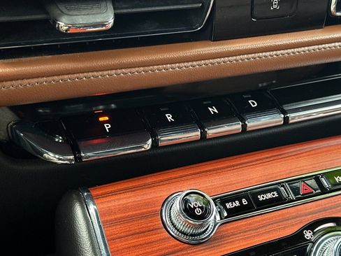 Used 2024 Lincoln Aviator Reserve AWD/4WD image 30