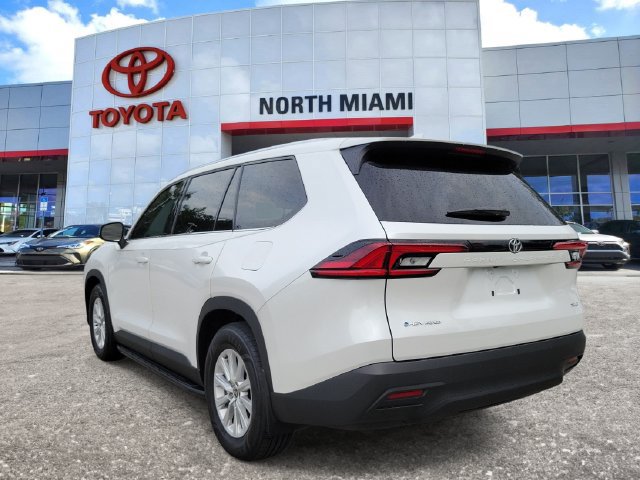 Used 2026 Toyota Grand Highlander AWD Hybrid image 3