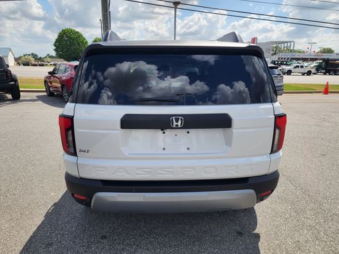 Certified 2026 Honda Passport RTL image 5